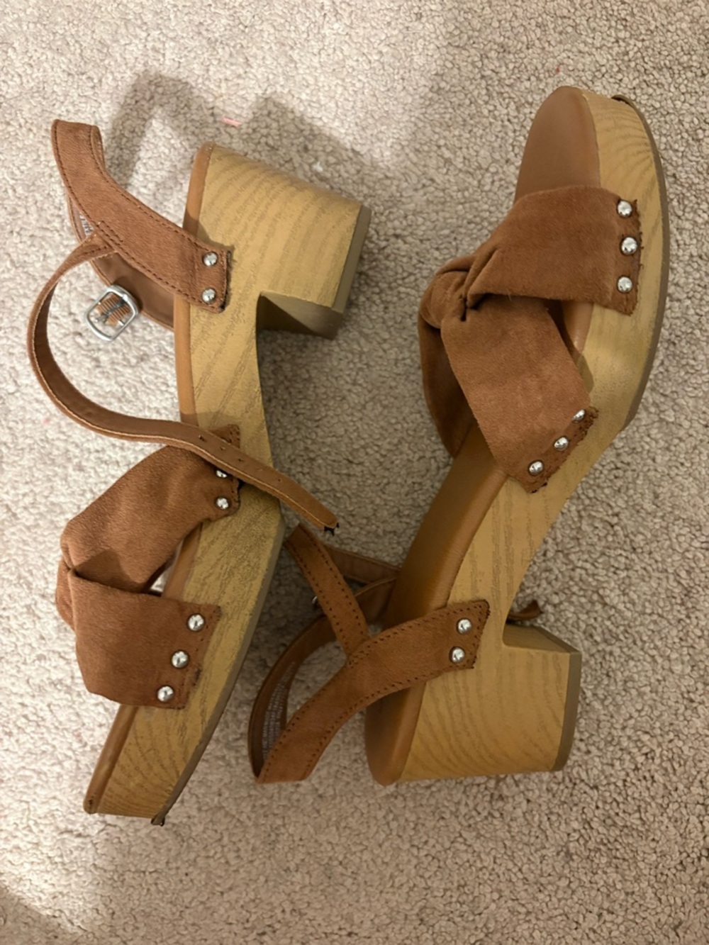 Women’s 8 1/2 Universal Thread Brown Bow Slingback Heels - Picture 4 of 6